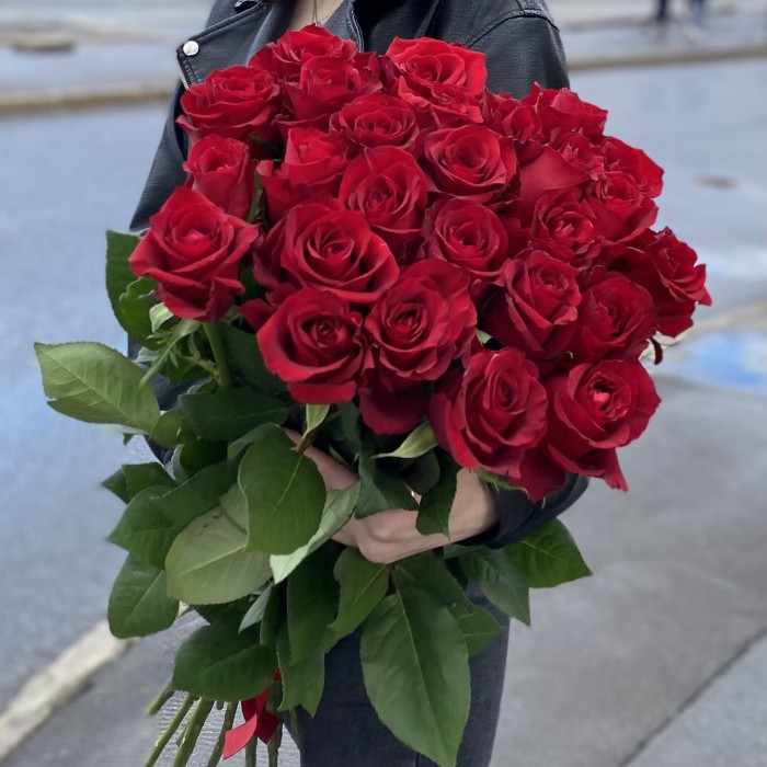 25 красных роз Эвер Ред 80 см